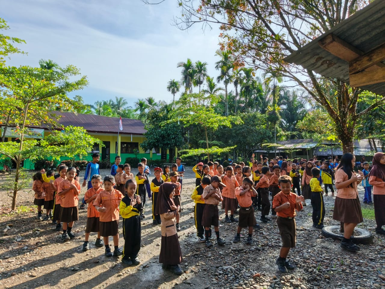 Kegiatan belajar siswa sekolah dasar